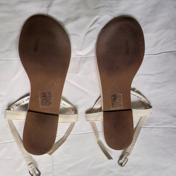 Davids Bridal White Pearl and Crystal T Strap Sandals - Picture 4 of 6